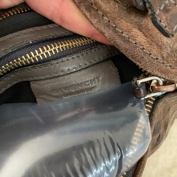 Authentic Givenchy Pandora Pepe Leather Small Bag - Picture 4 of 4